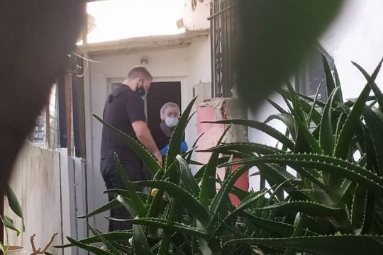 Θρίλερ στα Χανιά: Νεκρός σε βαλίτσα ο σύντροφος της ηλικιωμένης που δολοφονήθηκε