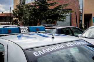 Oι αστυνομικοί εκτεθειμένοι στον Covid-19, αλλά καμία μέριμνα για τεστ