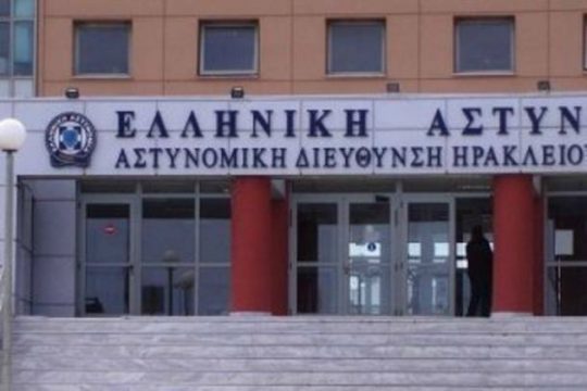 Μαζικά τεστ για κορονοϊό ζητούν οι αστυνομικοί του Ηρακλείου