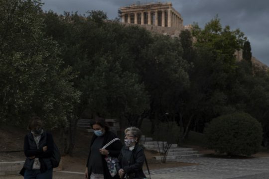 Νέα περιοριστικά μέτρα, αλλά κουβέντα για συγκοινωνίες και ΕΣΥ
