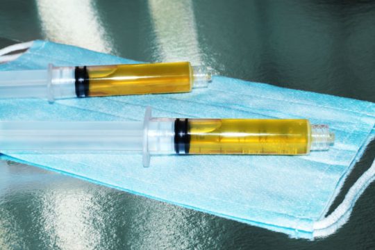 Αρχίζει η κλινική δοκιμή θεραπείας με πλάσμα αίματος κατά του Covid-19