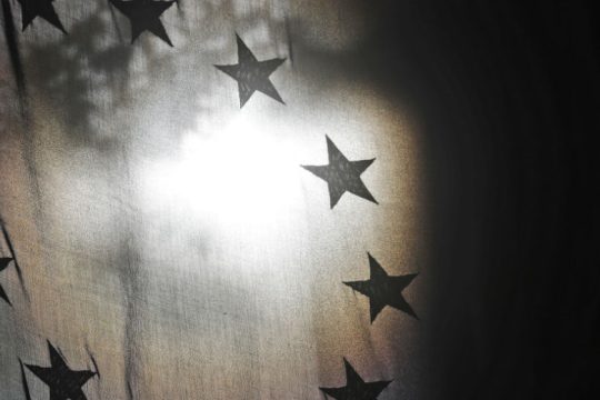 Πάρτε αποφάσεις και εφαρμόστε το Brexit, καλεί το Λονδίνο η Ε.Ε.