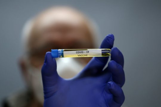 Συμβόλαιο προαγοράς πιθανού εμβολίου μεταξύ Ε.Ε. και Johnson & Johnson