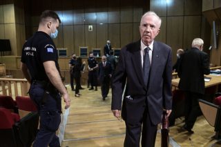 Και ο Πλεύρης να κλείσει την πόρτα
