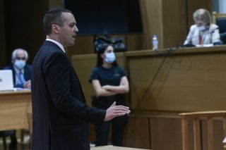 Σε αργία τέθηκε ο Ηλίας Κασιδιάρης με διοικητική πράξη της Αποκεντρωμένης Διοίκησης