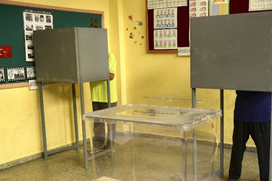 Εκλογές στα Κατεχόμενα στη σκιά των Βαρωσίων και των καταγγελιών του Ακιντζί
