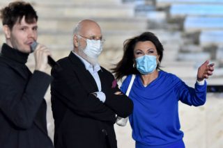 Και να ξεφαντώνουμε, βρε!