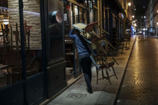 Γαλλία: Το lockdown θα μειώσει κατά 15% την οικονομική δραστηριότητα