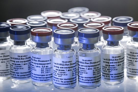 Το συζητά ο ΠΟΥ για το δεύτερο εμβόλιο της Ρωσίας