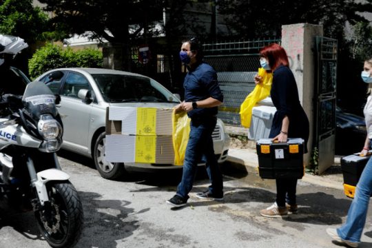 Θετικοί στον νέο κορονοϊό ιερέας και ψάλτης στον ναό του Άγ. Παντελεήμονα
