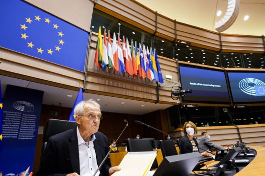 Αναζητώντας το κράτος δικαίου