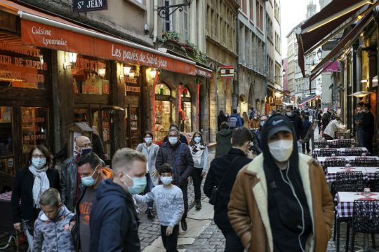ΠΟΥ: Ο ημερήσιος αριθμός θανάτων στην Ευρώπη αυξήθηκε κατά 40% σε μια εβδομάδα