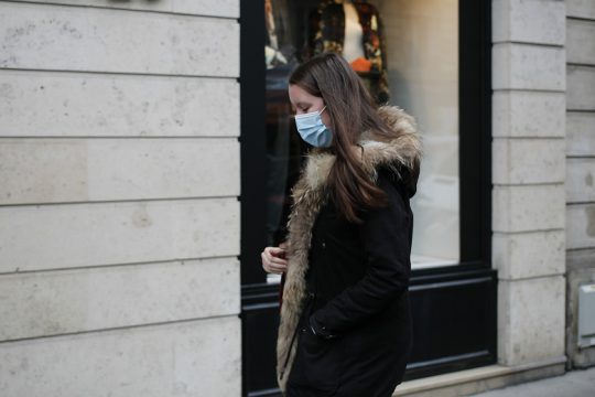 Ανεξέλεγκτη η πανδημία στη Γαλλία που μετρά νέο ρεκόρ κρουσμάτων