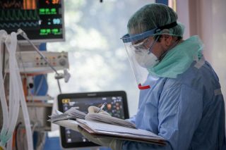 Επίθεση σε τέσσερα μέτωπα