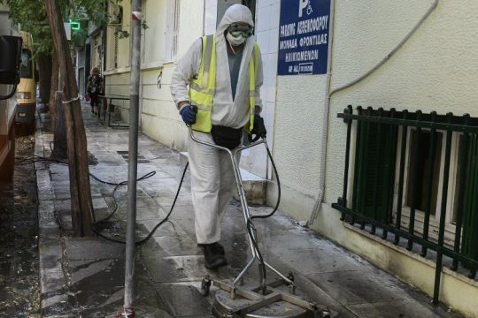 Πάνω από 40 τα κρούσματα στο γηροκομείο του Αγ. Παντελεήμονα