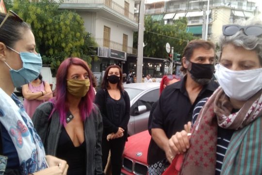 Στα κάγκελα εκπαιδευτικοί και γονείς στη Θεσσαλονίκη