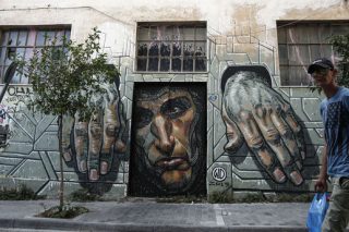 «Στα δίκαια χέρια, στην αιώνια ελπίδα»…