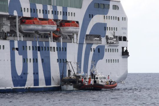 Υπό έρευνα θάνατος 15χρονου σε ιταλική πλωτή προσφυγική δομή