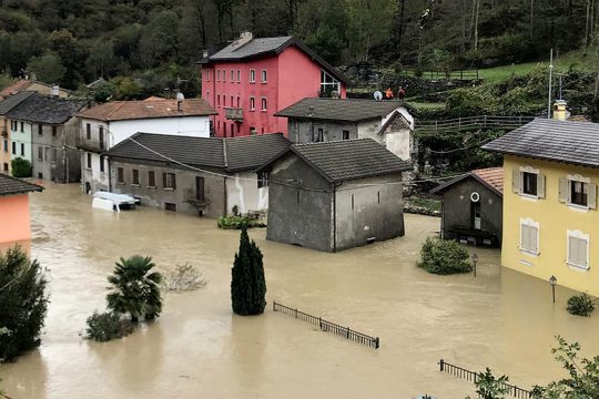 Εντόπισαν άλλα πέντε πτώματα μετά το φονικό πέρασμα του «Άλεξ»