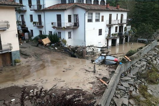 Νεκρούς, αγνοούμενους και τεράστιες καταστροφές αφήνει πίσω του ο «Άλεξ»