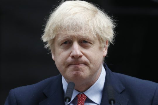 Ο Μπόρις μόνος απέναντι σε Brexit και πανδημία