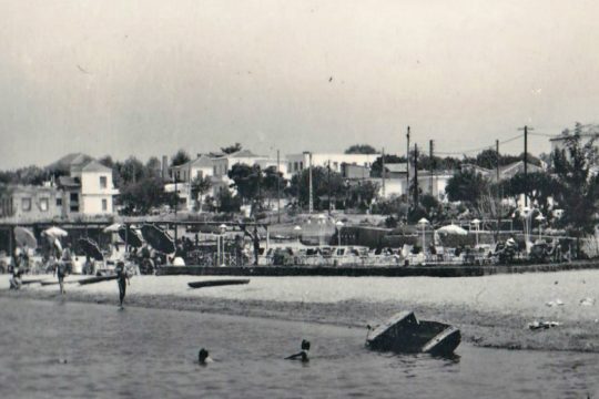 Οι εκδοχές των Καμένων Βούρλων