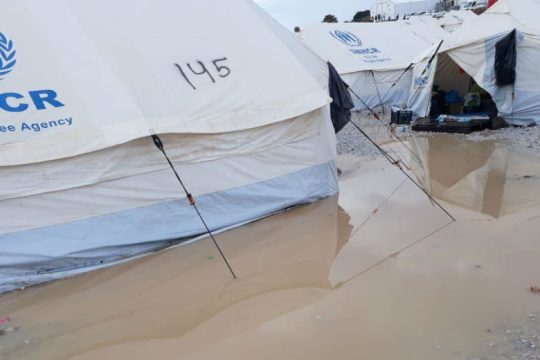 Βούλιαξε στη λάσπη το αφήγημα Μηταράκη