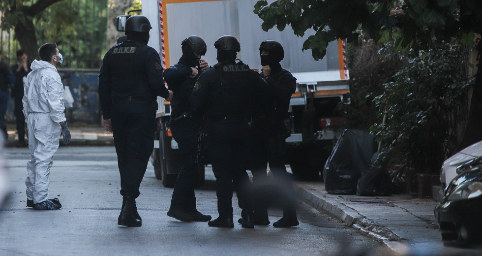 Αστυνομική επιχείρηση εκκένωσης κατάληψης στα Εξάρχεια