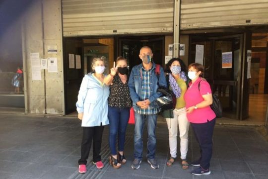 Ανταρσία στις γειτονιές της Αθήνας: Νίκη η επαναπρόσληψη των μεταναστριών καθαριστριών