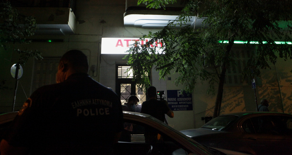 Σε νοσοκομεία μεταφέρονται οι ηλικιωμένοι από το γηροκομείο στον Αγ. Παντελεήμονα