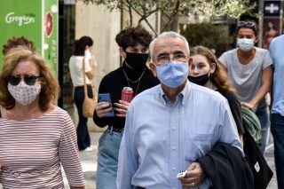 2.566 γνωστά κρούσματα μέσα σε τρεις ημέρες