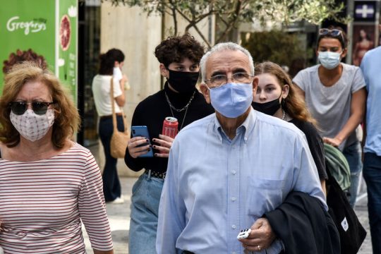 2.566 γνωστά κρούσματα μέσα σε τρεις ημέρες