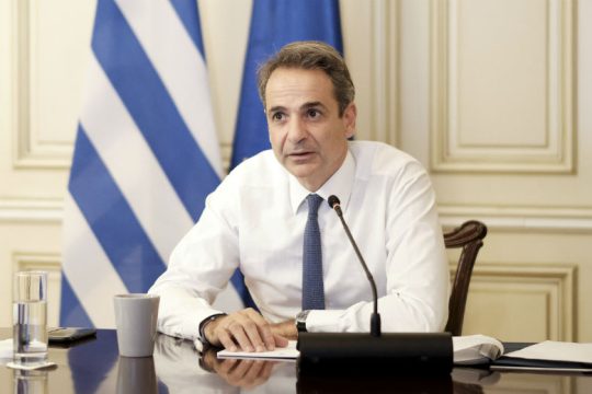 Απαγόρευση νυχτερινής κυκλοφορίας και υποχρεωτική η χρήση μάσκας παντού