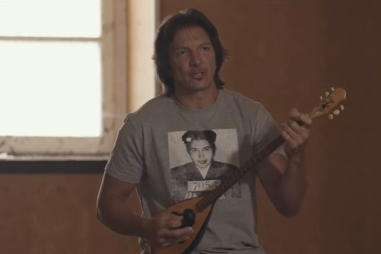 Το “Seven Nation Army” με τζουρά; Γιατί όχι;