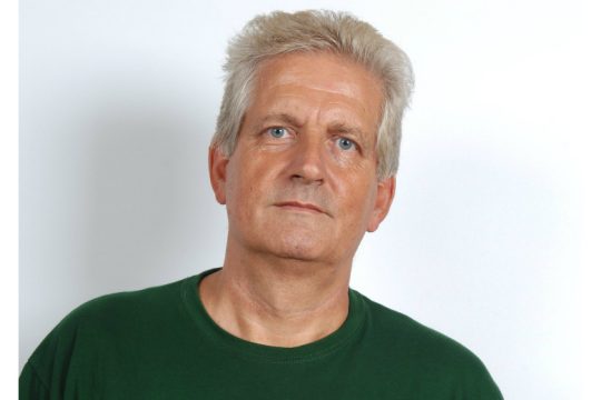 Δημοτικοί σύμβουλοι στο πλευρό διωκόμενου μέλους παράταξης στη Χίο