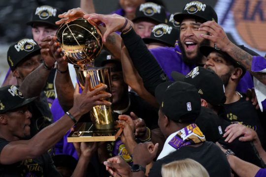Οι Los Angeles Lakers και η λέξη κορυφή έχουν οργανική σχέση….
