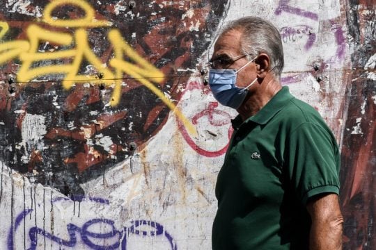 Από κηδεία ο συναγερμός για κορονοϊό σε χωριά της Θήβας και της Χαλκίδας