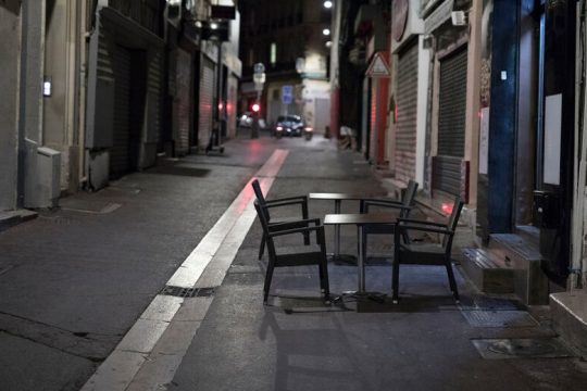 Δεύτερο κύμα λαθών με τον Covid-19