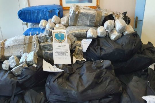 Κατάσχεση ποσότητας-μαμούθ χασίς στη Μεσσηνία
