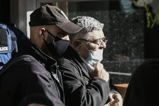 Άφαντος ο Παππάς, στη φυλακή οι υπόλοιποι