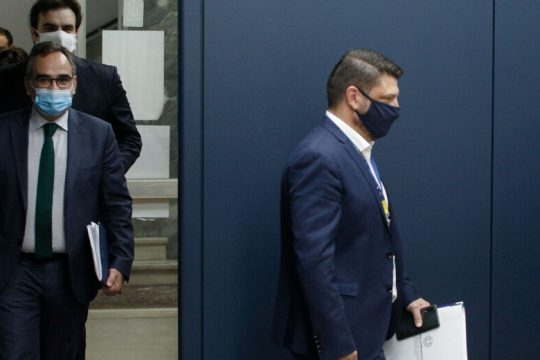 Χειμωνιάτικα μέτρα από σήμερα για τον Covid-19