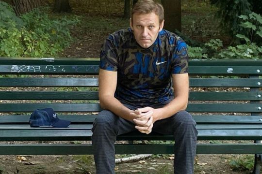 Επιμένει ο Ναβάλνι στην εμπλοκή Πούτιν για την εξόντωσή του