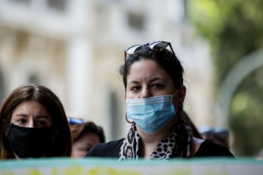 Έκκληση για μέτρα στήριξης των νέων, ώστε να αποφευχθεί ένα νέο Brain Drain
