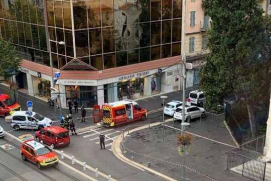 Γαλλία: Επίθεση με μαχαίρι σε εκκλησία στο κέντρο της Νίκαιας