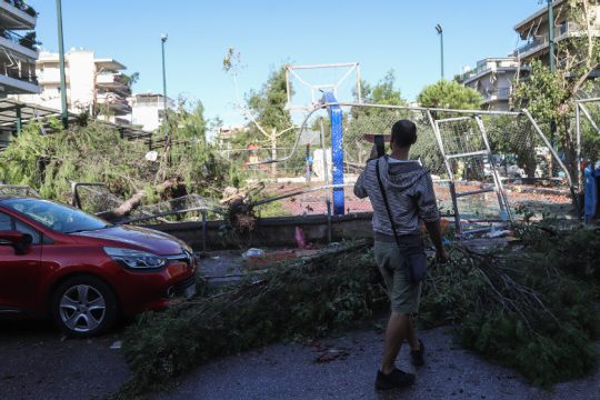 Νέο Ηράκλειο: Ανεμοστρόβιλος ή έντονο καθοδικό ρεύμα;