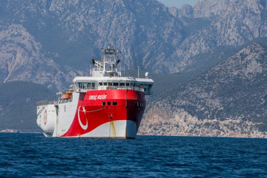 Με αντι-Navtex απαντά η Αθήνα στην επιστροφή του «Oruc Reis» στην Αν. Μεσόγειο