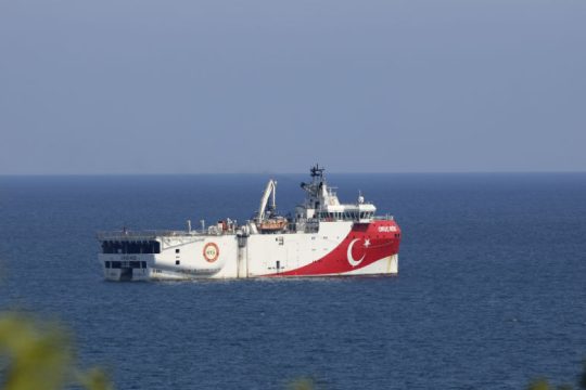 Aνοιχτά της Ρόδου το «Oruc Reis»