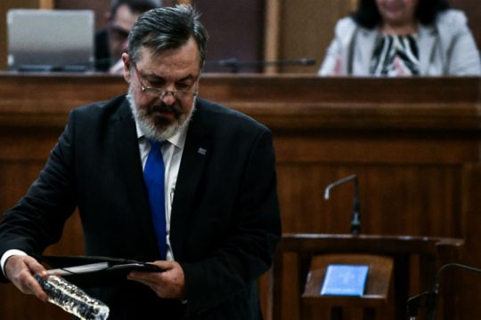 Νίπτουν τας χείρας τους για την εξαφάνιση του Χρήστου Παππά