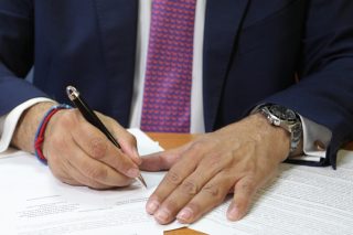 Να ακυρωθεί η απευθείας ανάθεση έργου σε ιδιώτη