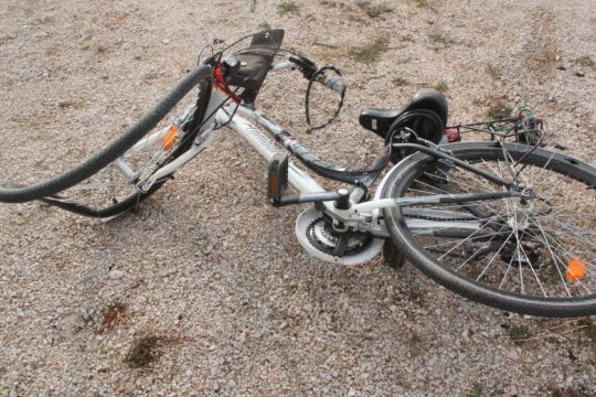 Ακαριαίος θάνατος ποδηλάτη σε κεντρικό δρόμο του Πόρτο Ράφτη [Βίντεο]